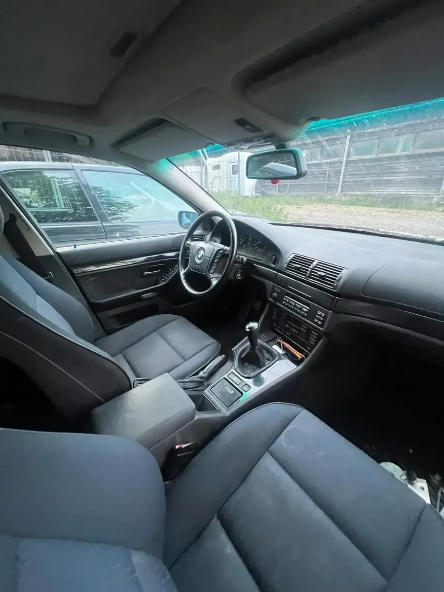 Gebraucht BMW 520 170 PS (125 kW) 2001 Grau Kombi