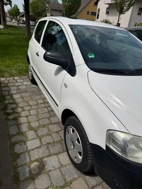 Gebraucht VW Fox 60 PS (44 kW) 2008 Weiß Kleinwagen