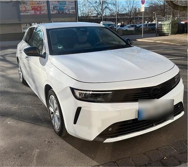 Gebraucht Opel Astra 131 PS (96 kW) 2024 Weiß Limousine