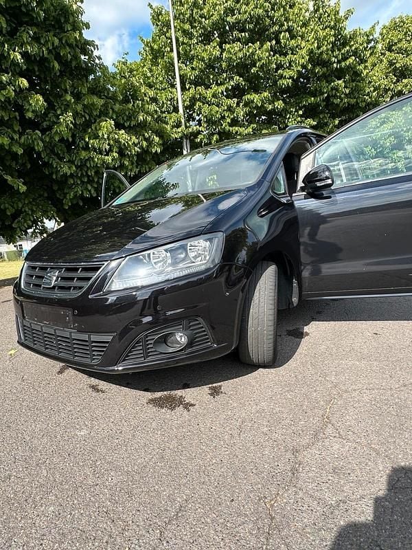 Schwarz Gebraucht 2016 Seat Alhambra Van / Kleinbus | 14.750 € (Superpreis) - Bild 1/4