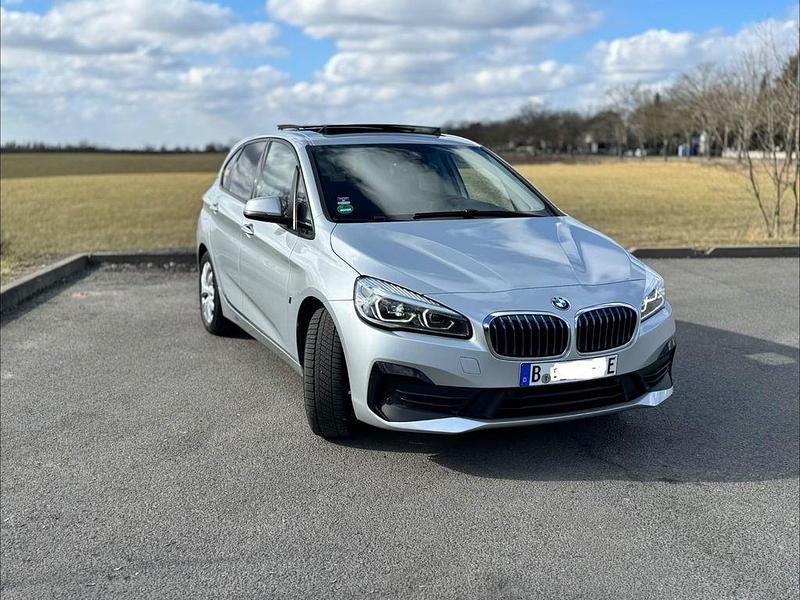 Gebraucht BMW 225 iPerformance 224 PS (164 kW) 2019 Silber Van / Kleinbus