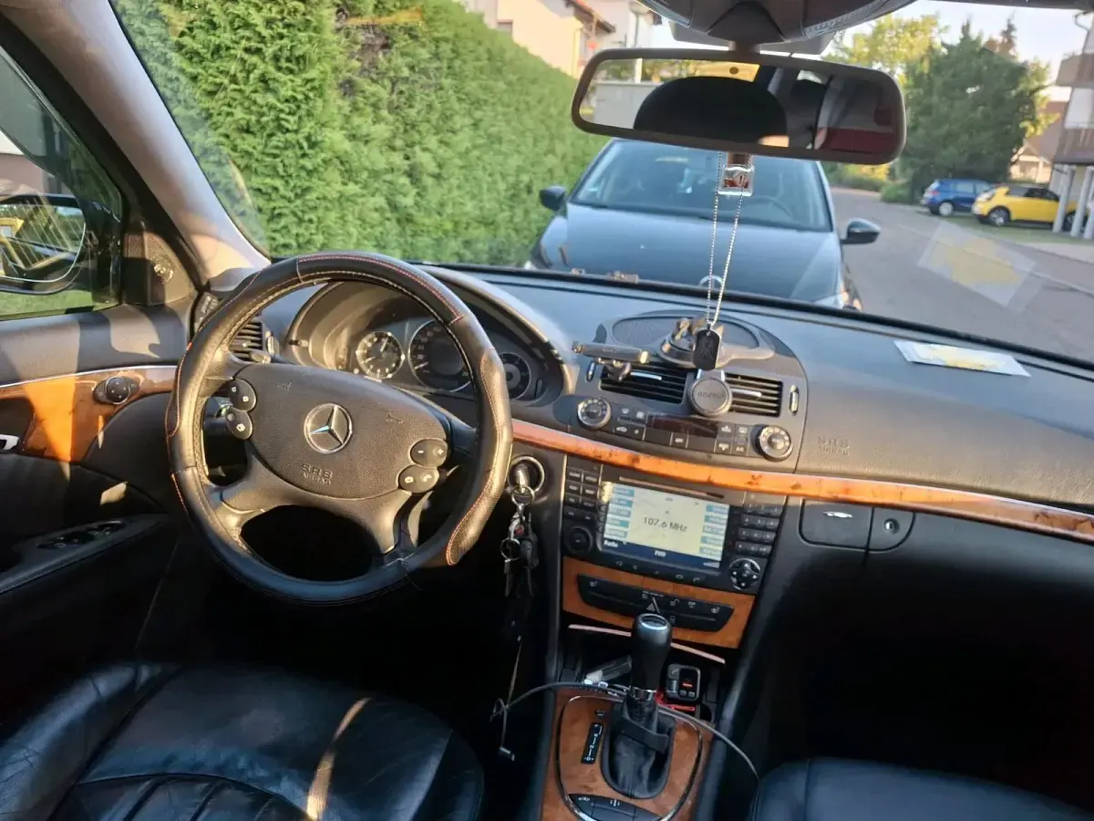 Gebraucht Mercedes E320 AMG 224 PS (164 kW) 2006 Schwarz Kombi