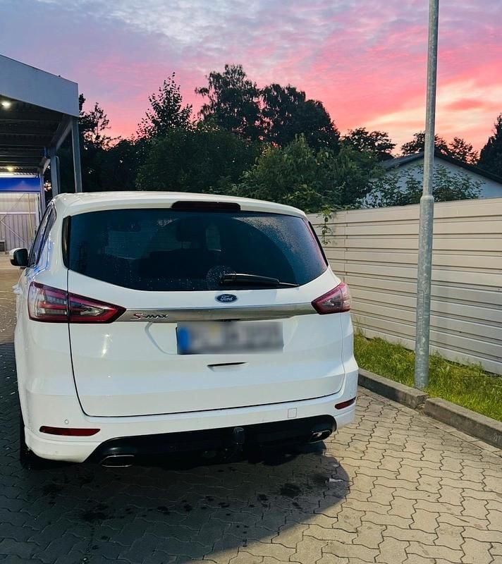 Gebraucht Ford S-MAX S 190 PS (139 kW) 2016 Weiß Van / Kleinbus