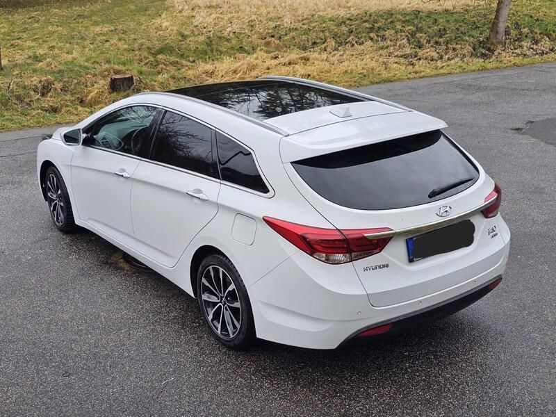 Weiß Gebraucht 2016 Hyundai i40 Kombi | 9.500 € (Superpreis) - Bild 1/4