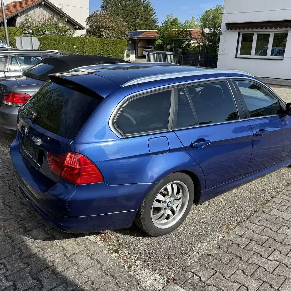 Używany BMW 318 143 KM (105 kW) 2010 Niebieski Kombi