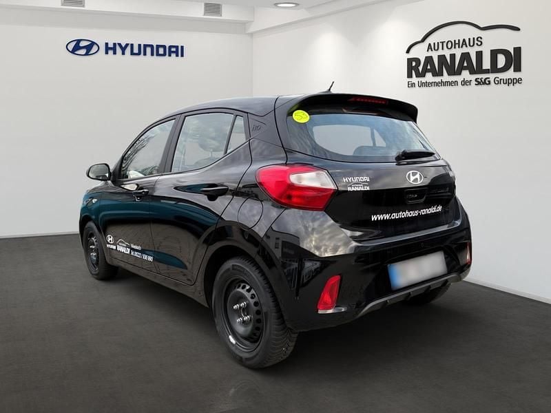 Gebraucht Hyundai i10 Select 63 PS (46 kW) 2025 Schwarz Kleinwagen