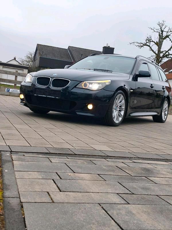 Blau Gebraucht 2009 BMW 520 M Sport Kombi | 8.499 € (Etwas zu teuer) - Bild 1/4