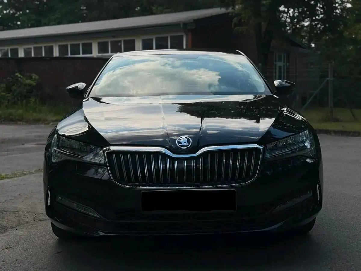 Gebraucht Skoda Superb 150 PS (110 kW) 2022 Schwarz Limousine