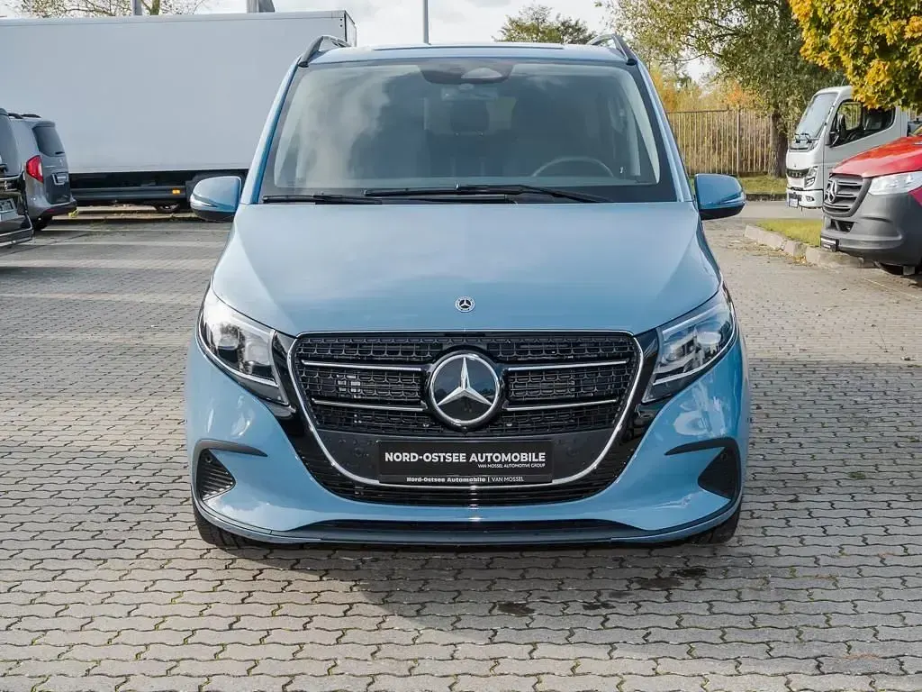 Gebraucht Mercedes V220 Style 163 PS (119 kW) 2025 Vintageblau Van / Kleinbus