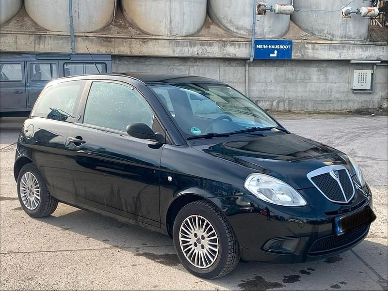 Gebraucht Lancia Ypsilon Platinum 77 PS (56 kW) 2009 Blau Kleinwagen