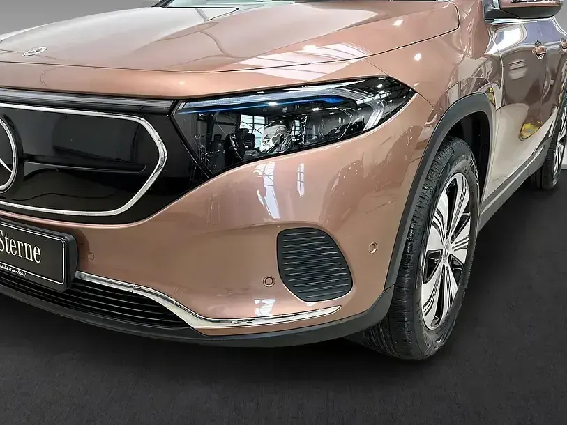 Gebraucht Mercedes EQA250 Progressive 139 kW (190 PS) 2023 Gold SUV