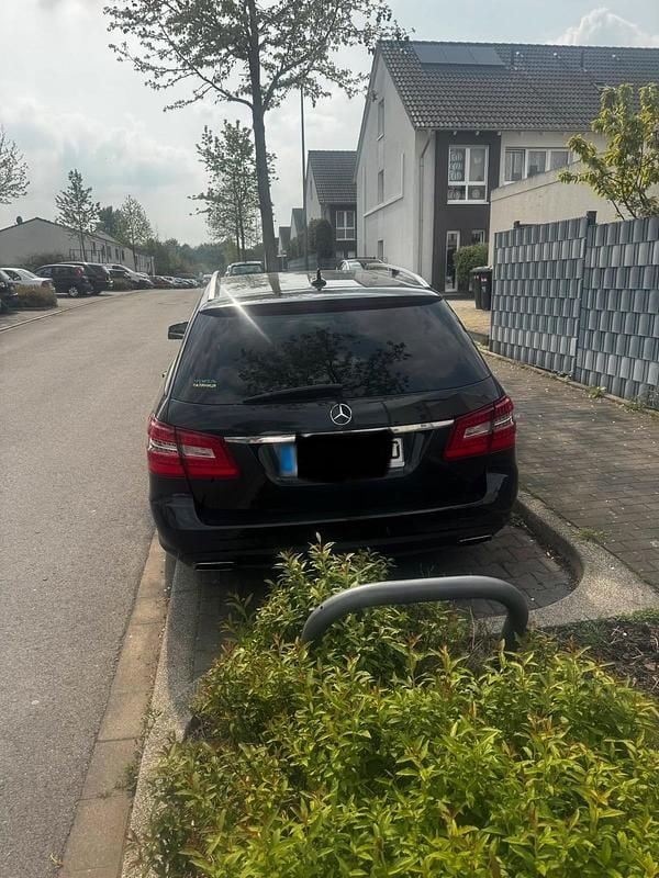 Gebraucht Mercedes E500 AMG 408 PS (300 kW) 2012 Schwarz Kombi