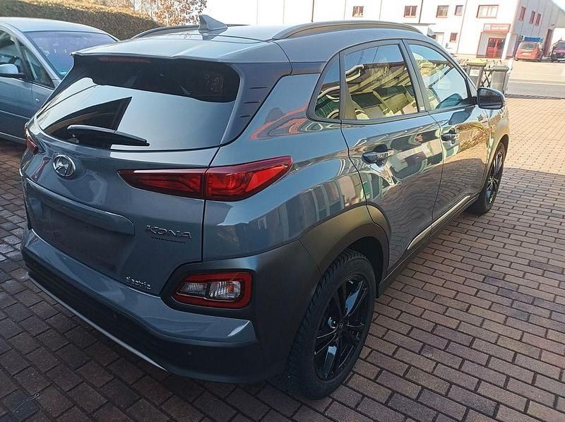 Gebraucht Hyundai Kona 100 kW (136 PS) 2020 Grau SUV