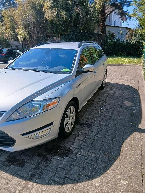 Gebraucht Ford Mondeo 116 PS (85 kW) 2011 Silber Kombi
