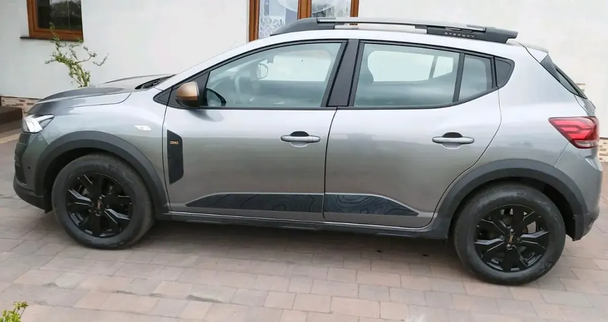 Gebraucht Dacia Sandero Stepway 92 PS (67 kW) 2024 Grau Kleinwagen