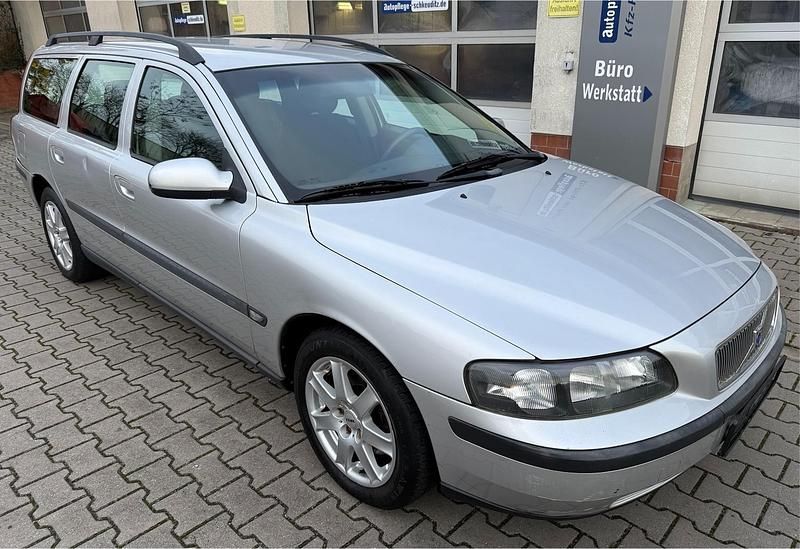 Silber Gebraucht 2002 Volvo V70 Kombi | 1.450 € (Fairer Preis) - Bild 1/4