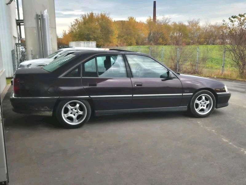 Gebraucht Opel Omega 115 PS (84 kW) 1991 Violet Limousine