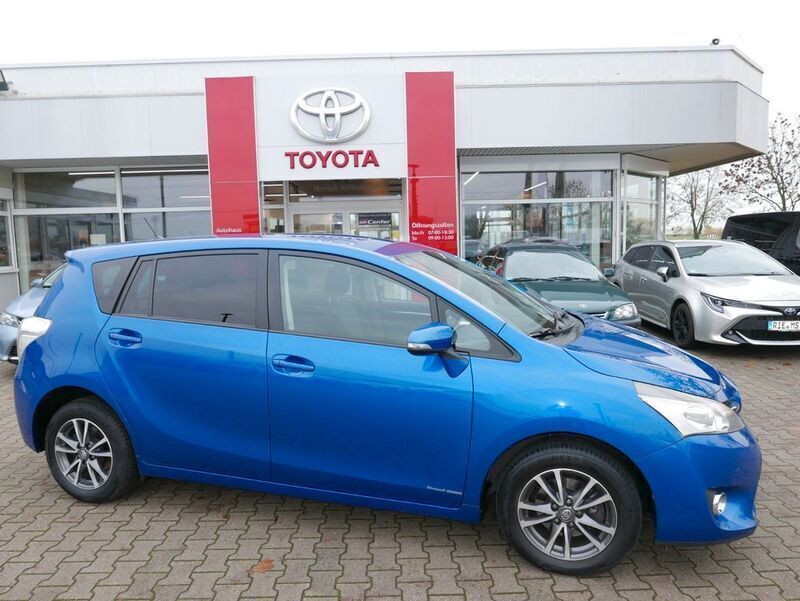 Blau Gebraucht 2013 Toyota Verso Life Van / Kleinbus | 12.730 € (Etwas zu teuer) - Bild 1/4