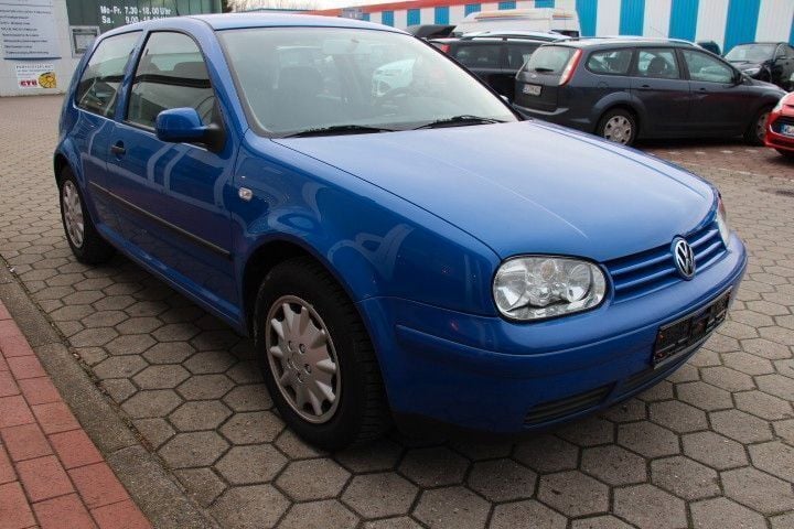 Gebraucht VW Golf IV 75 PS (55 kW) 2000 Blau Limousine