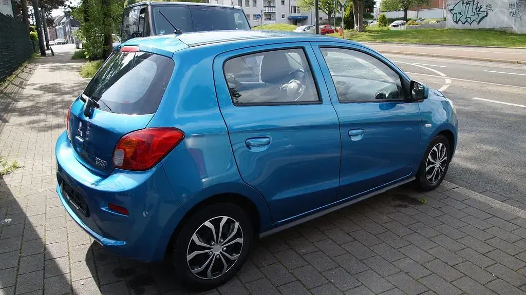 Gebraucht Mitsubishi Space Star Edition 71 PS (52 kW) 2017 Blau Kleinwagen
