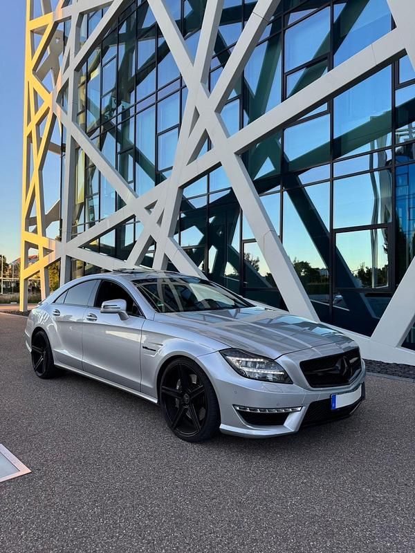 Silber Gebraucht 2011 Mercedes CLS63 AMG AMG Limousine | 29.990 € (Superpreis) - Bild 1/4