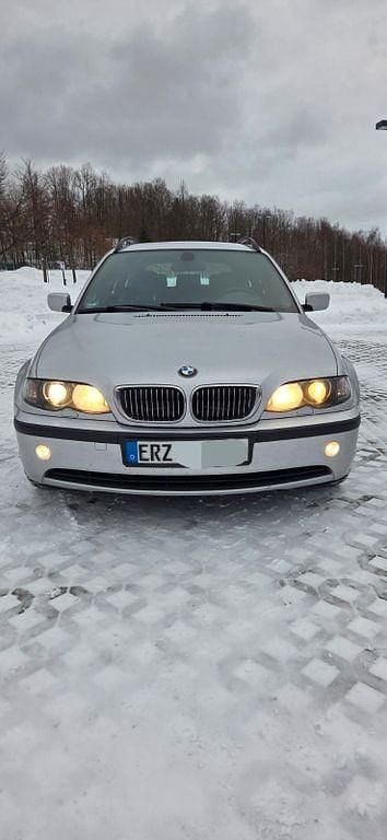 Grau Gebraucht 2003 BMW 320 Exclusive Kombi | 2.000 € (Superpreis) - Bild 1/4