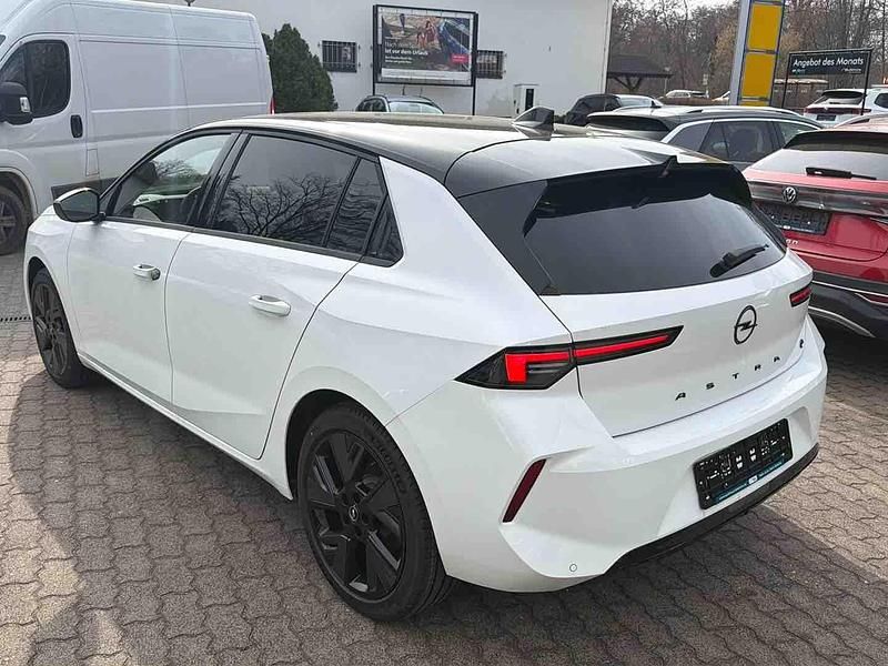Neu Opel Astra 114 kW (156 PS) 2026 Lack weiss banquise/typ aussenverkleidung spiegel flach standard Limousine
