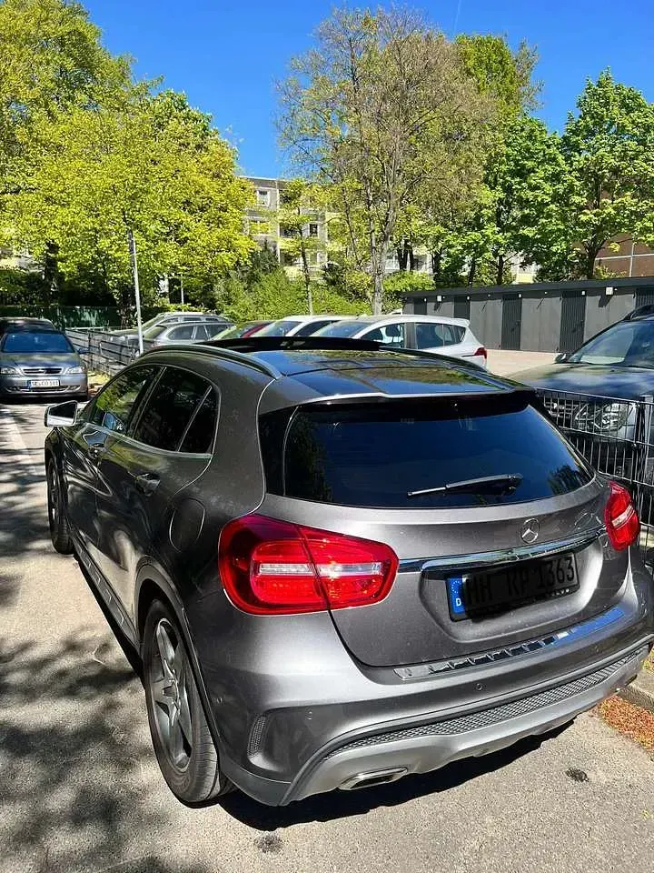Gebraucht Mercedes GLA200 156 PS (114 kW) 2014 Grau SUV
