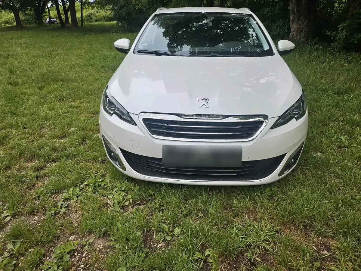 Gebraucht Peugeot 308 120 PS (88 kW) 2016 Weiß Kombi