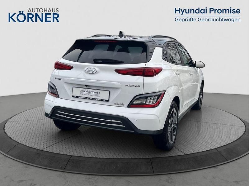 Gebraucht Hyundai Kona Trend 150 kW (204 PS) 2023 Weiss SUV