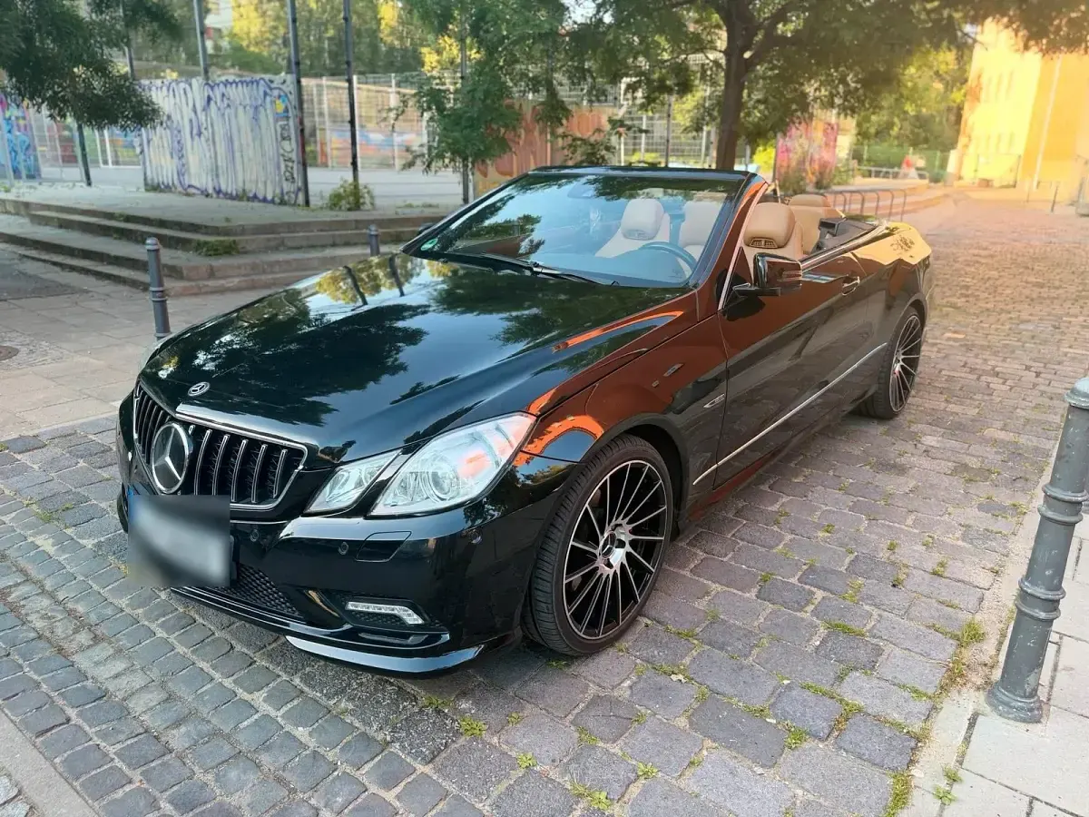 Gebraucht Mercedes E350 231 PS (169 kW) 2011 Schwarz Cabrio