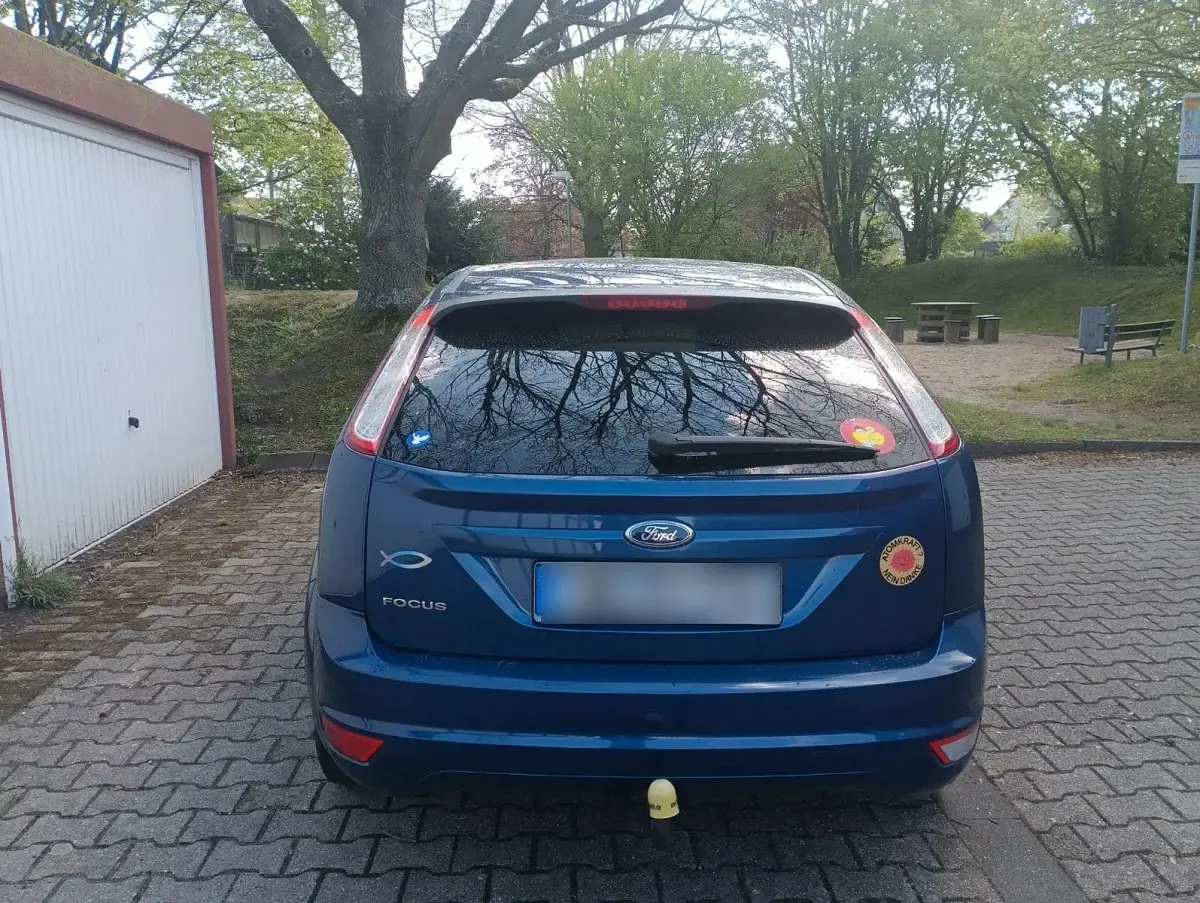 Gebraucht Ford Focus Style 101 PS (74 kW) 2009 Blau Limousine