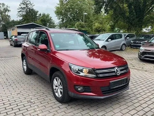 Gebraucht VW Tiguan Trendline 160 PS (117 kW) 2013 Rot SUV