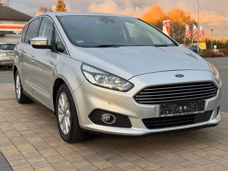 Silber Gebraucht 2017 Ford S-MAX Titanium Van / Kleinbus | 7.900 € (Etwas zu teuer) - Bild 1/4
