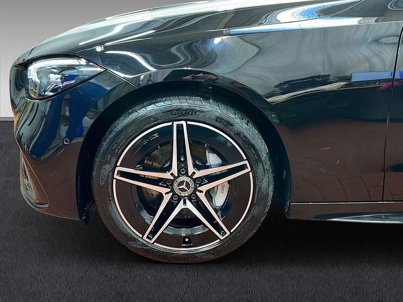 Gebraucht Mercedes C300e AMG 313 PS (230 kW) 2023 Lack obsidianschwarz Kombi