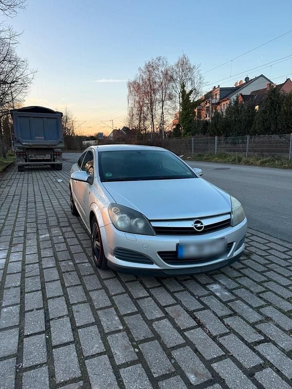 Silber Gebraucht 2005 Opel Astra GTC Coupé | 700 € (Guter Preis) - Bild 1/4