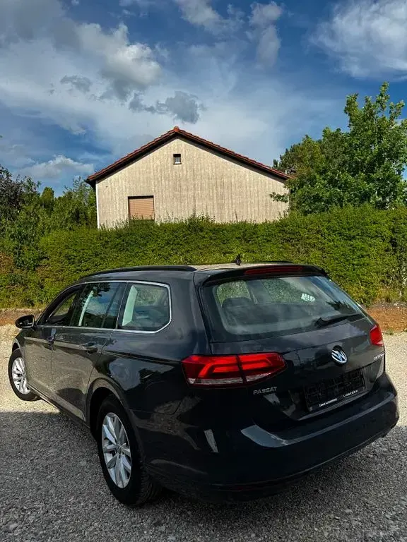Gebraucht VW Passat Comfortline 150 PS (110 kW) 2016 Grau Kombi