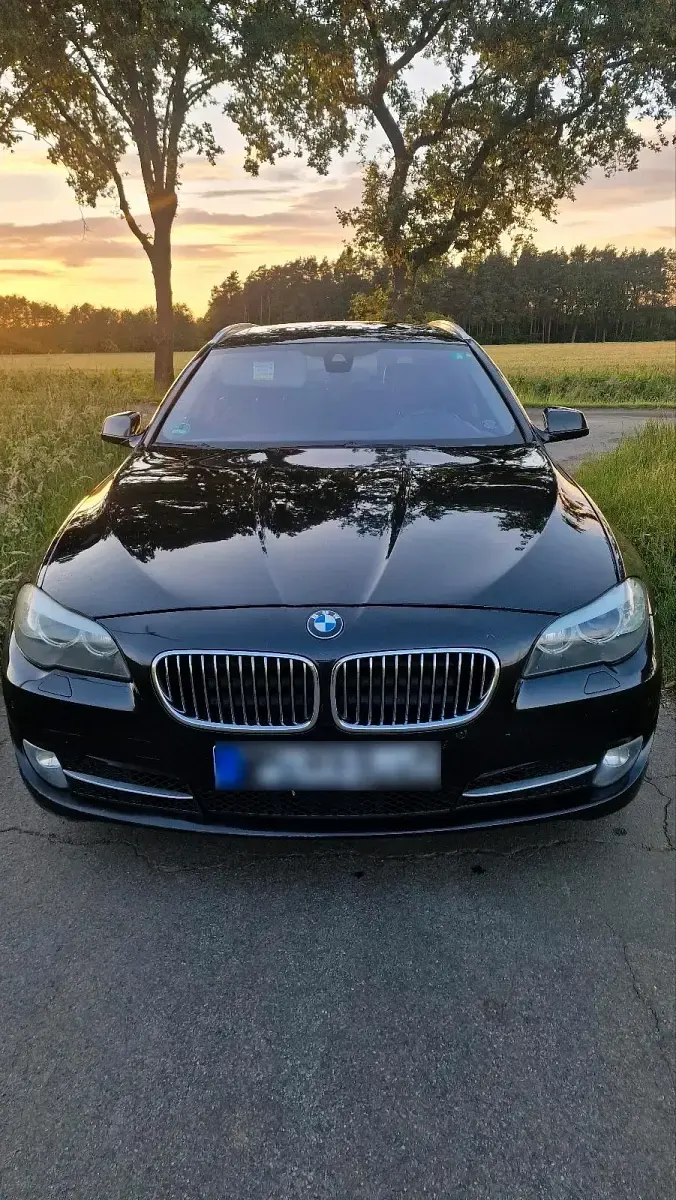 Gebraucht BMW 520 184 PS (135 kW) 2012 Schwarz Kombi