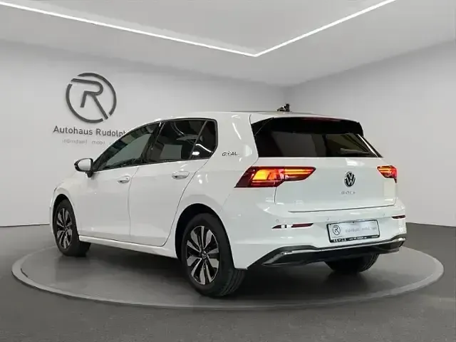 Gebraucht VW Golf VIII Goal 116 PS (85 kW) 2025 Weiss Limousine