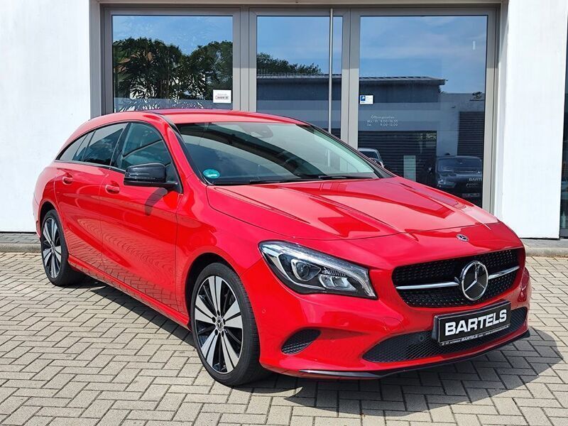 Rot Gebraucht 2019 Mercedes CLA180 Shooting Brake Urban Kombi | 18.440 € (Fairer Preis) - Bild 1/4