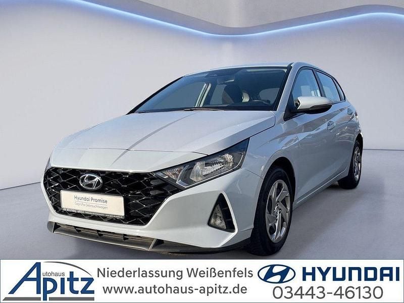 Gebraucht Hyundai i20 Select 101 PS (74 kW) 2021 Silber Kleinwagen