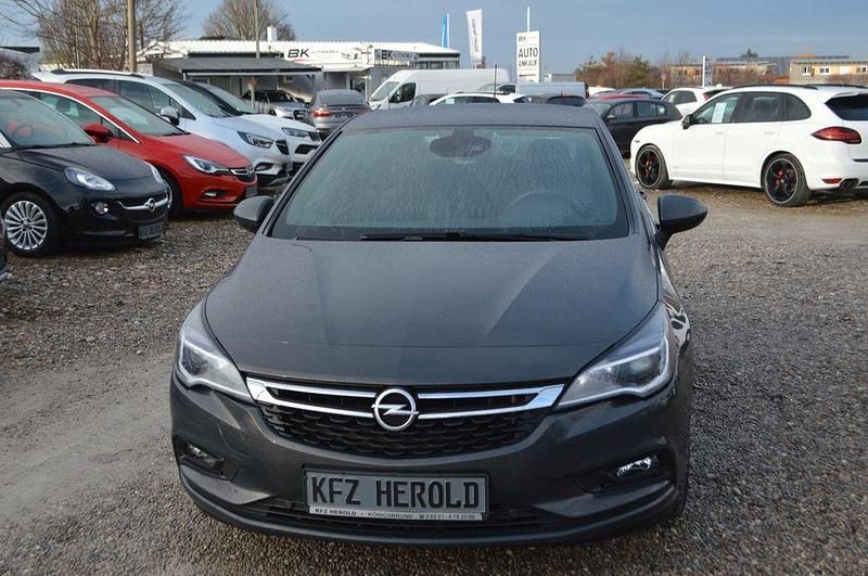 Gebraucht Opel Astra Dynamic 150 PS (110 kW) 2017 Grau Limousine