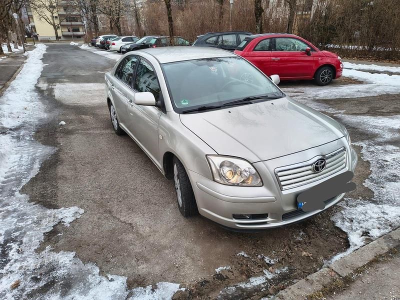 Silber Gebraucht 2006 Toyota Avensis Limousine | 2.900 € (Fairer Preis) - Bild 1/4
