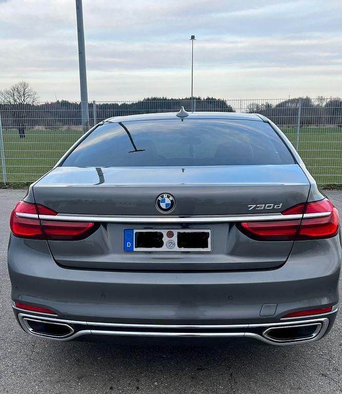 Gebraucht BMW 730 Executive 265 PS (194 kW) 2016 Grau Limousine