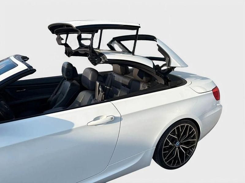 Gebraucht BMW 320 Cabriolet M Sport 170 PS (125 kW) 2012 Weiß Cabrio