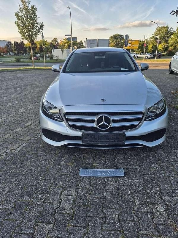 Gebraucht 2017 Mercedes E200 Limousine | 17.500 € (Superpreis) - Bild 1/4