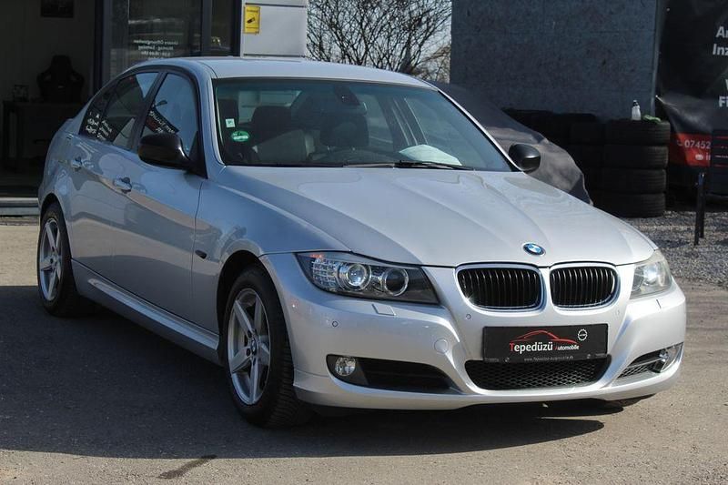 Gebraucht BMW 320 Comfort Edition 170 PS (125 kW) 2009 Silber Limousine