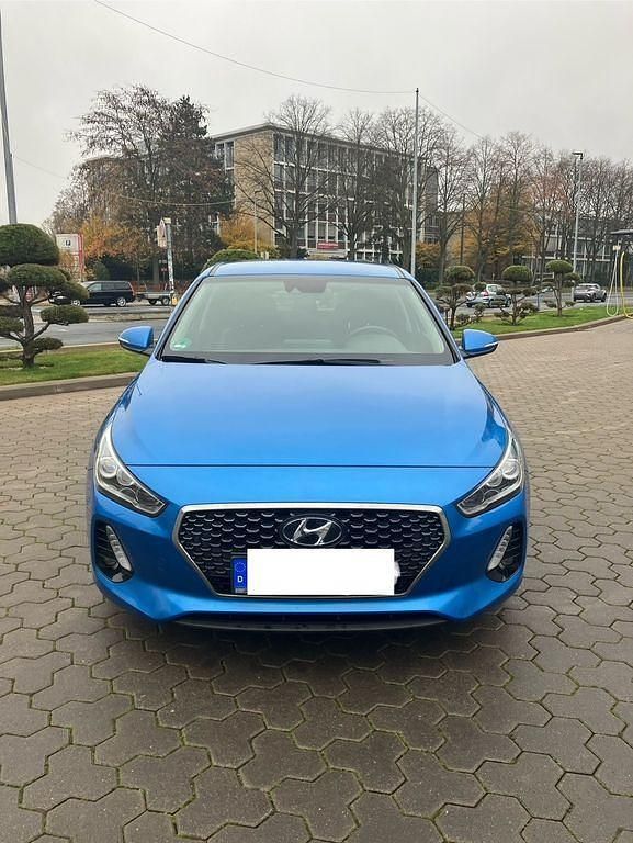 Gebraucht Hyundai i30 Premium 140 PS (102 kW) 2017 Blau Limousine