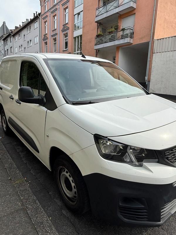 Weiß Gebraucht 2020 Peugeot Partner Van / Kleinbus | 9.200 € (Superpreis) - Bild 1/4