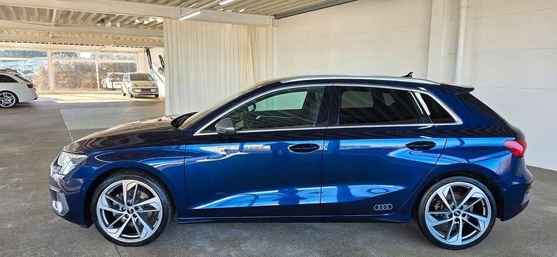 Gebraucht Audi A3 Edition .1 150 PS (110 kW) 2021 Blau Limousine